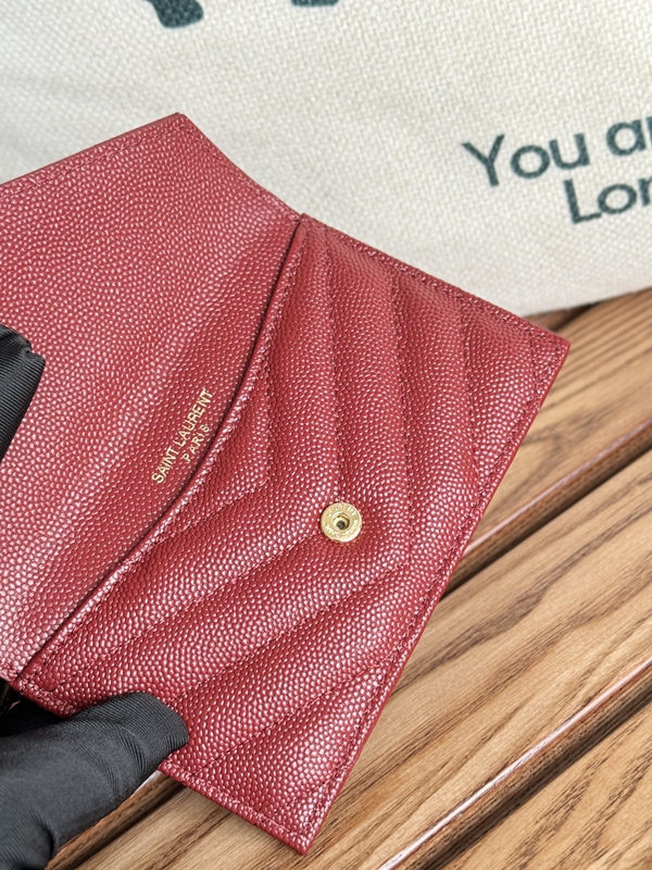 イヴサンローラン財布着用イメージ